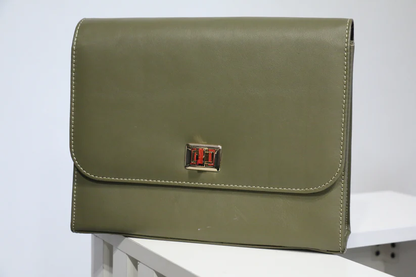 IMG_0327 Stylish Women’s Cow Leather Handbag-Green color - Image 1