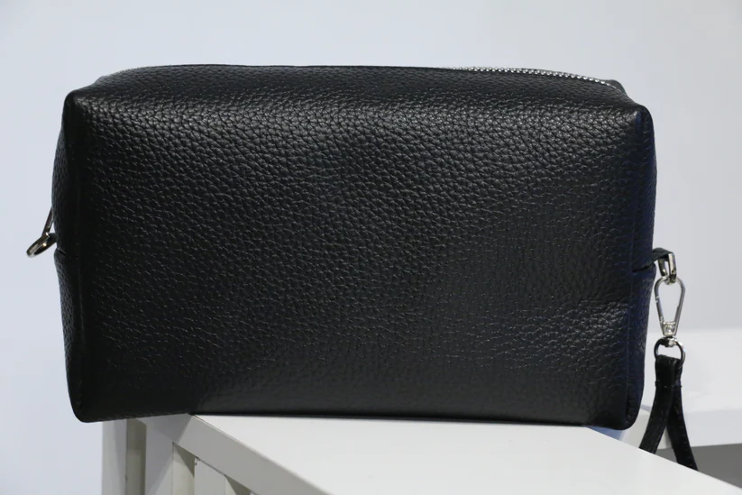 IMG_0365 Elegant Black Cow Leather Handbag - Image 1