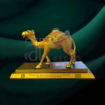 CAMEL WITH STAND